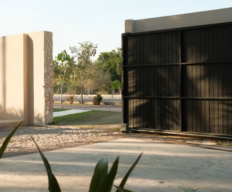 Sliding Gate