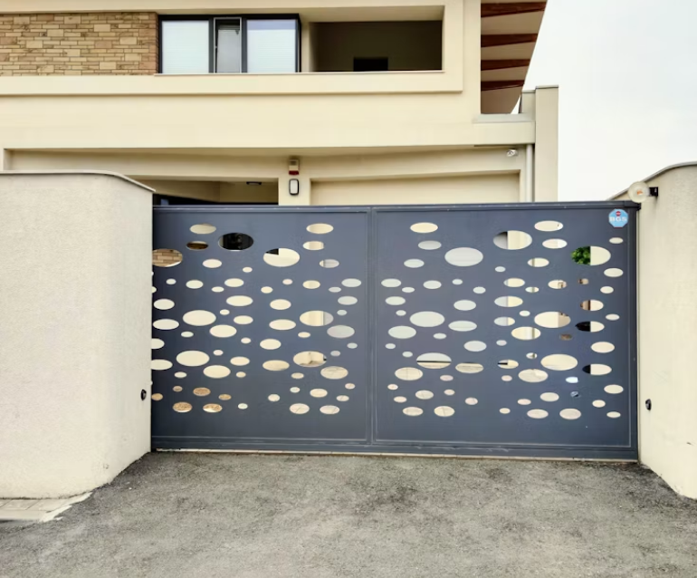 Sliding Gate